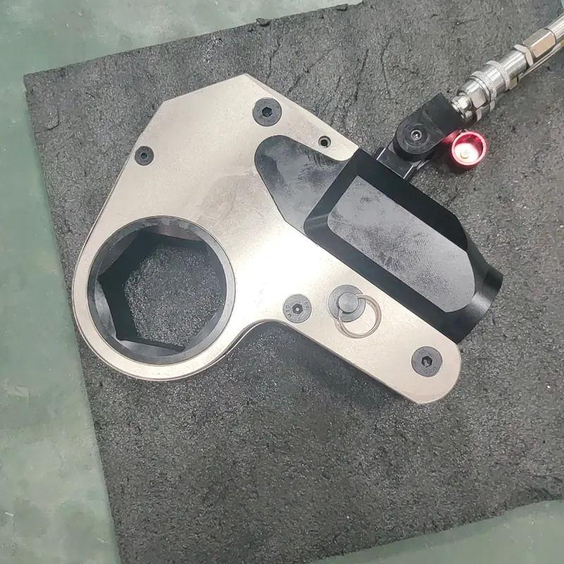 龙门客栈解码图如何解决扳手卡滞问题？